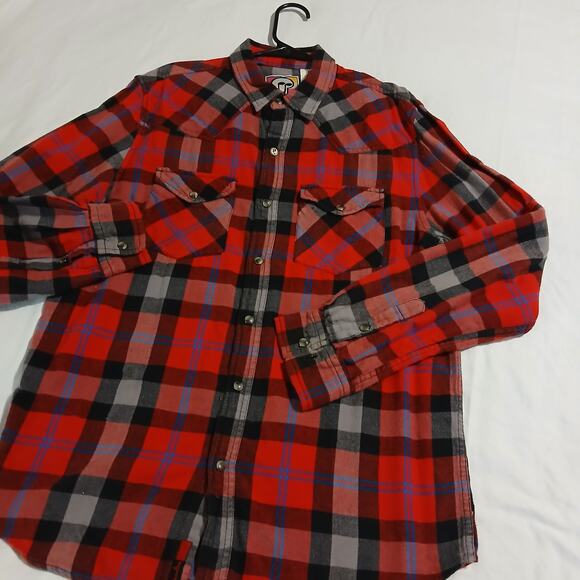 MAMBO Men's MED Red Plaid Flannel Shirt 100% Cotton Lightweight Fabulous Quality - Picture 3 of 12